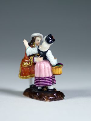 Antique_Miniature_Porcelain_Couple_3