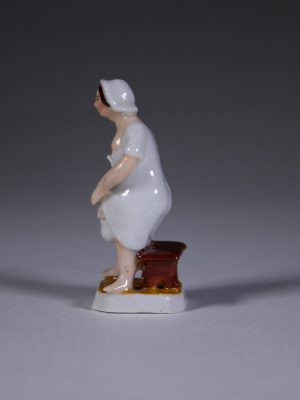 Miniature_Porcelain_Potty_Woman_10