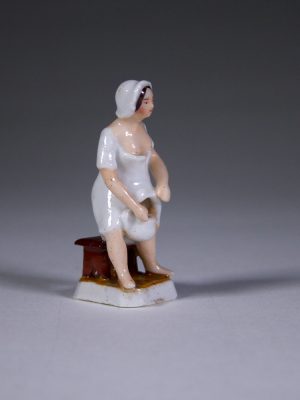 Miniature_Porcelain_Potty_Woman_8