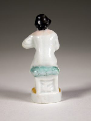 Erotic_Porcelain_Miniature_Woman_4